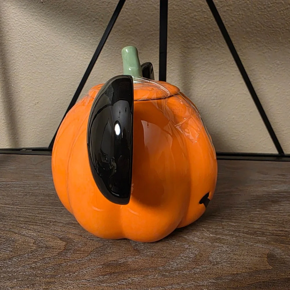 Disney Mickey‎ Mouse Pumpkin Halloween Cookie Jar Ceramic with Lid Holiday Decor